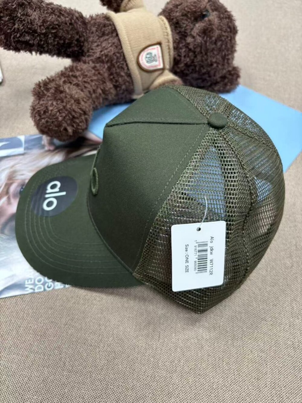 🏝Alo Yoga District Trucker Hat Covert Green - Picture 4 of 4